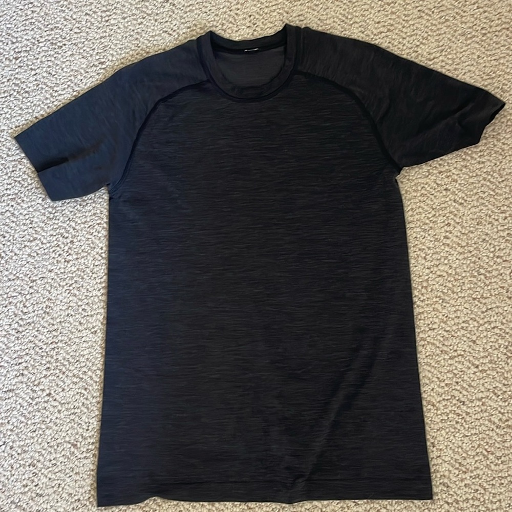 Lululemon short sleeve black tee men’s small